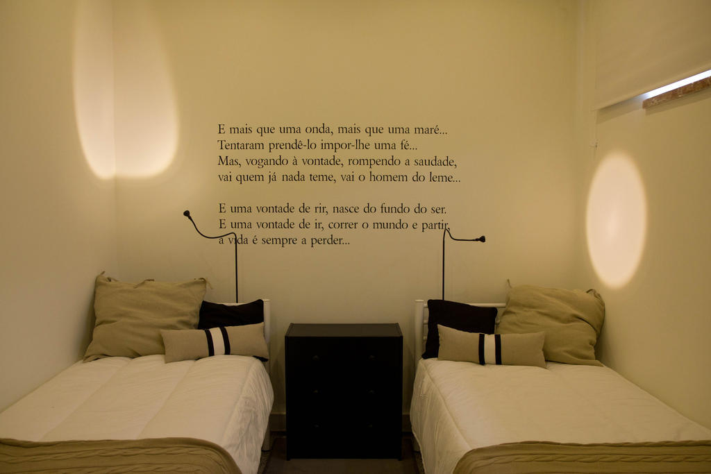 Turismo Do Seculo Hotell Estoril Rom bilde A wall decal in a bedroom
